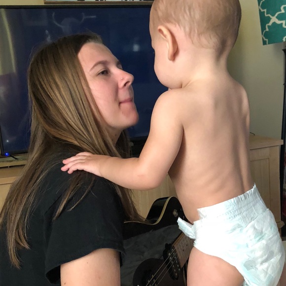 Meet your Posher, Adrienne - Picture 2 of 5